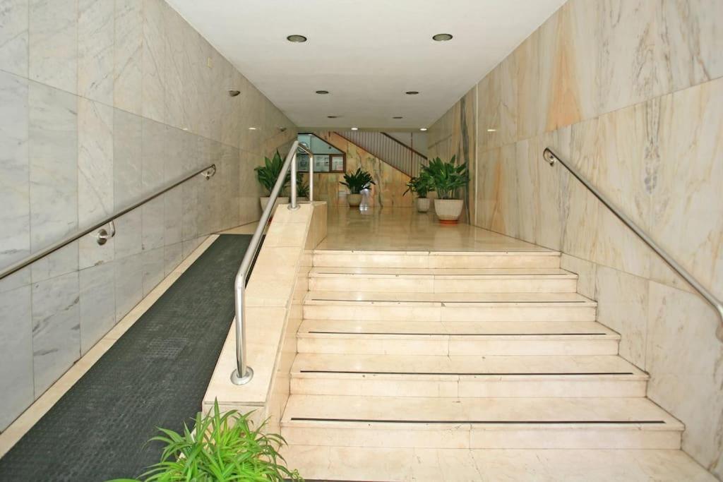 Granada Piso En Calle Arabial 117 Junto A El Corte Ingles Exterior photo